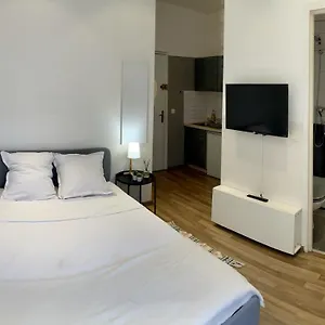 Studio Cosy Refait à Neuf, Centre-ville , Nice France